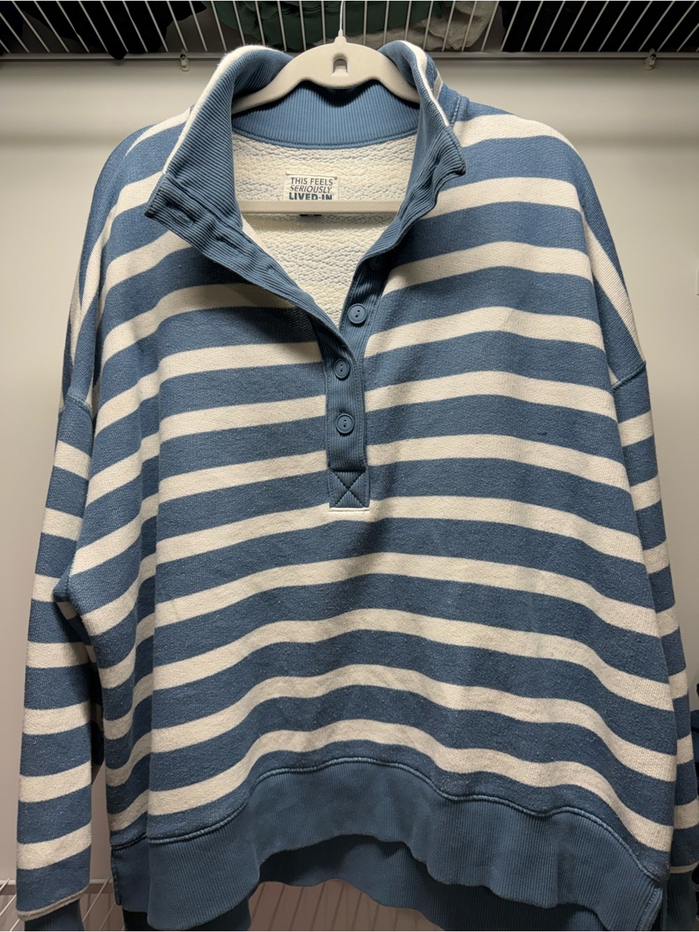 American Eagle Blue & White Striped Women's Pullover Sweater